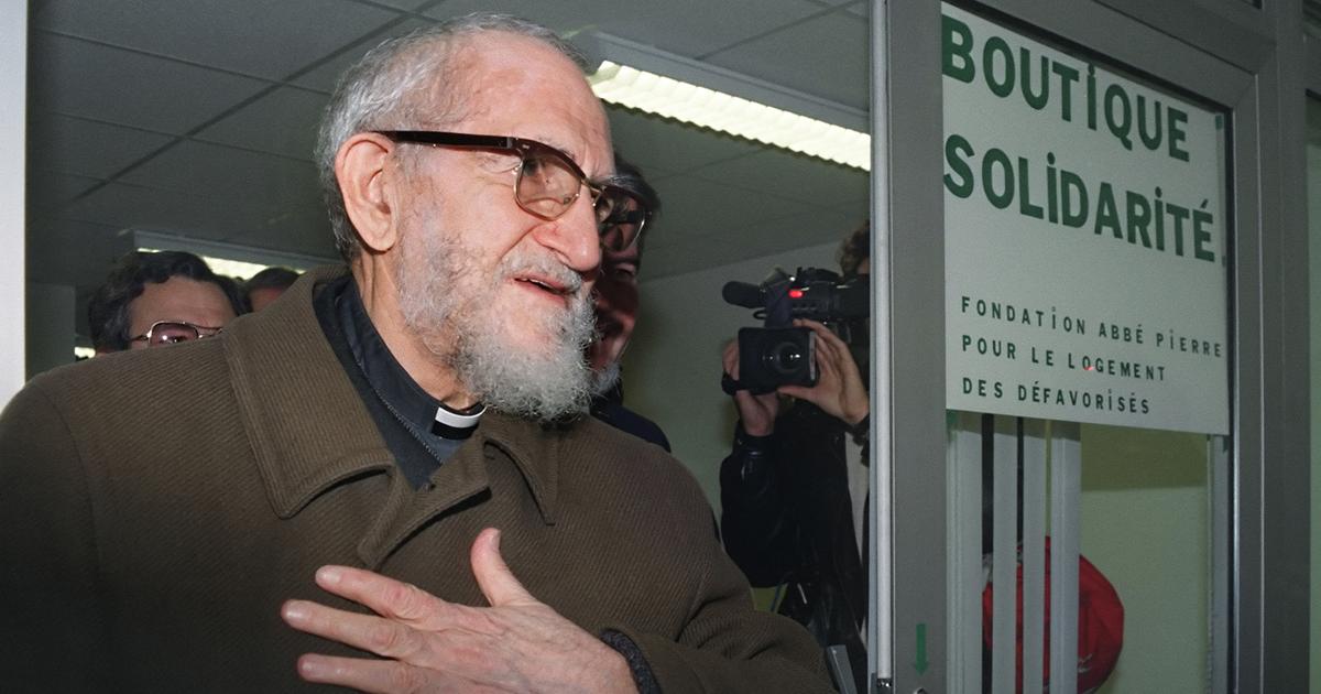 Abbé pierre : le vatican était au courant des accusations dès «l'automne 1955», selon un livre enquête