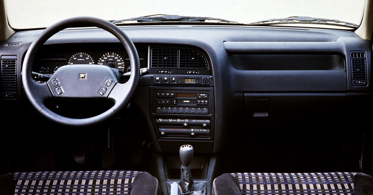 Ces 6 habitudes courantes en voiture dans les années 1990 sont devenues inconcevables de nos jours