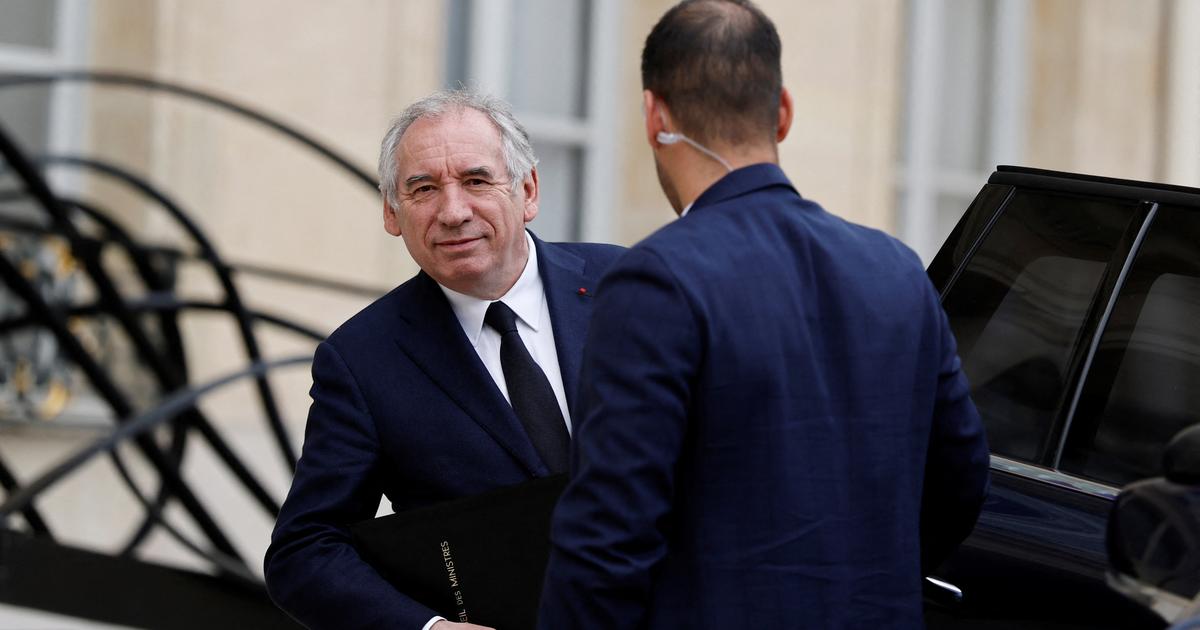 François Bayrou devient le Premier ministre le plus âgé de la Ve République