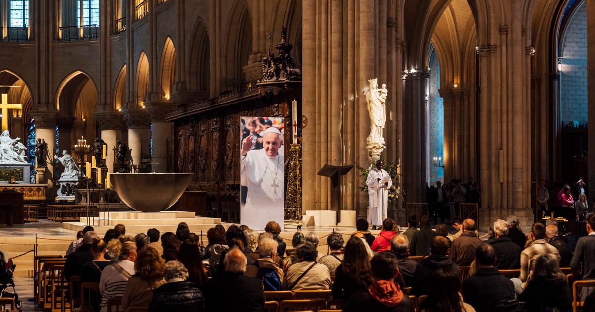 «Il faut verser une larme de joie» : à Notre-Dame, les fidèles voient dans la mort du pape un «symbole de résurrection»