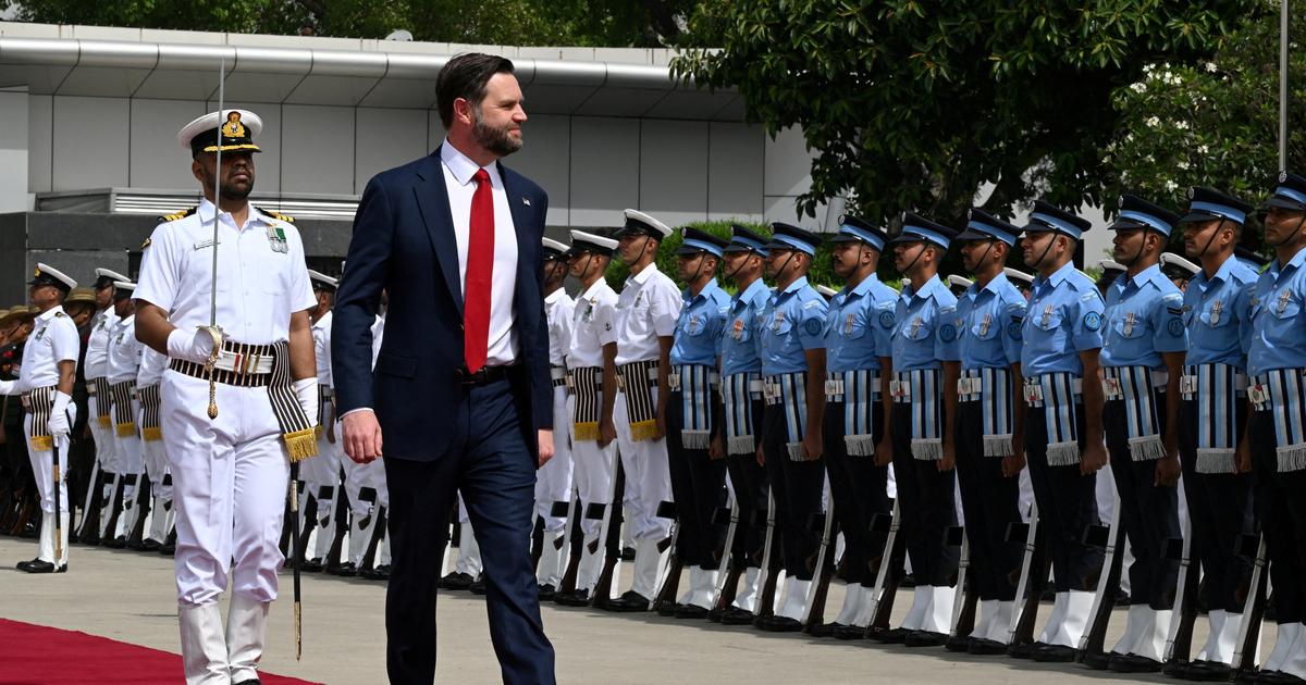 Le vice-président américain JD Vance est arrivé en Inde pour parler commerce