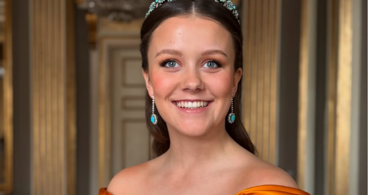 Isabella de Danemark, 18 ans et un téléphone à la main : un nouveau portrait officiel qui surprend