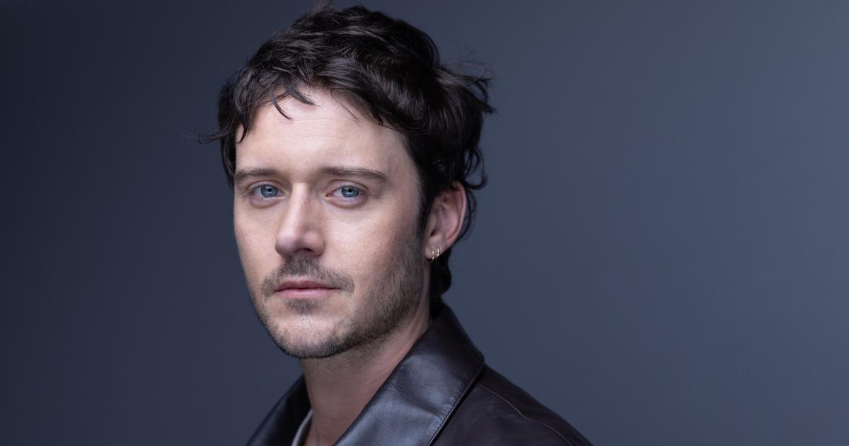 Outlander, The Walk, Culte, S.A.S. Rogue Heroes... César Domboy se raconte en quatre rôles à Canneséries