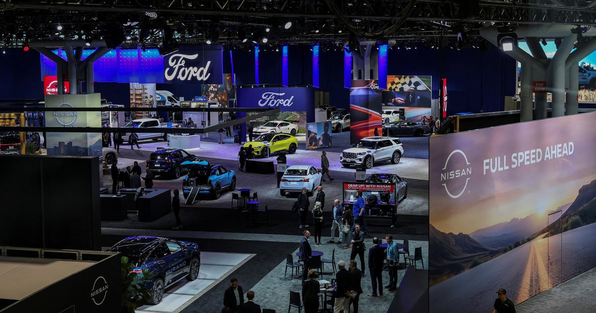 Donald Trump signe un décret pour éviter un cumul de droits de douane aux constructeurs automobiles