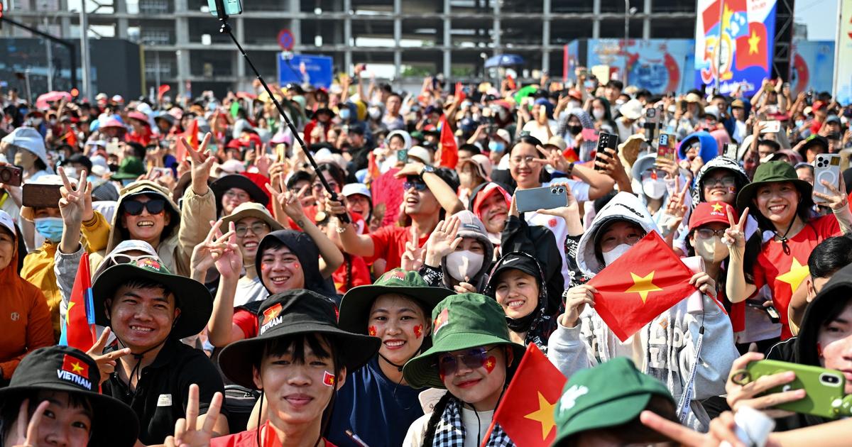 «Le jour de la réunification» : au Vietnam, les images du défilé géant pour les 50 ans de la chute de Saïgon