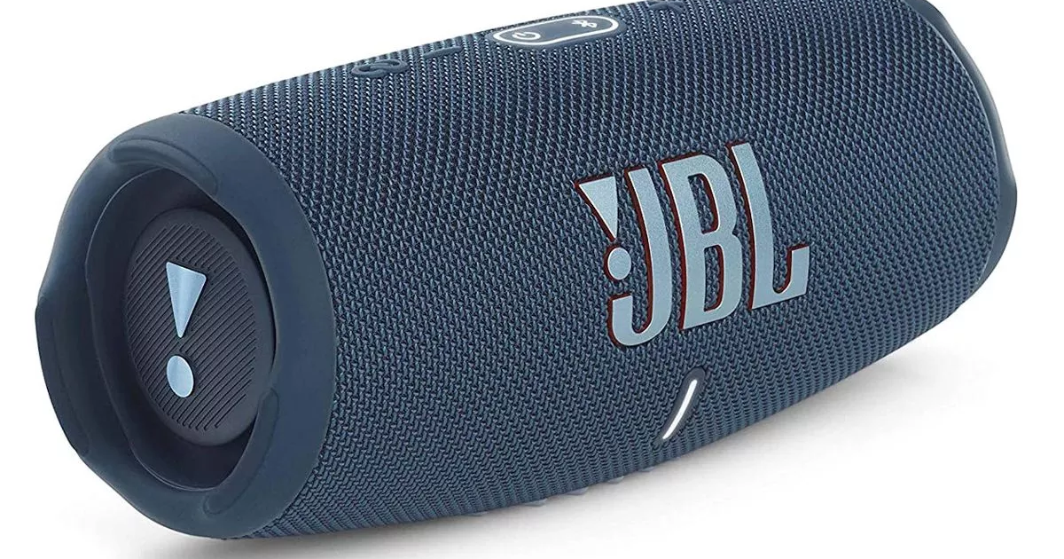 JBL Charge 5 : l'enceinte nomade qui met tout le monde d'accord