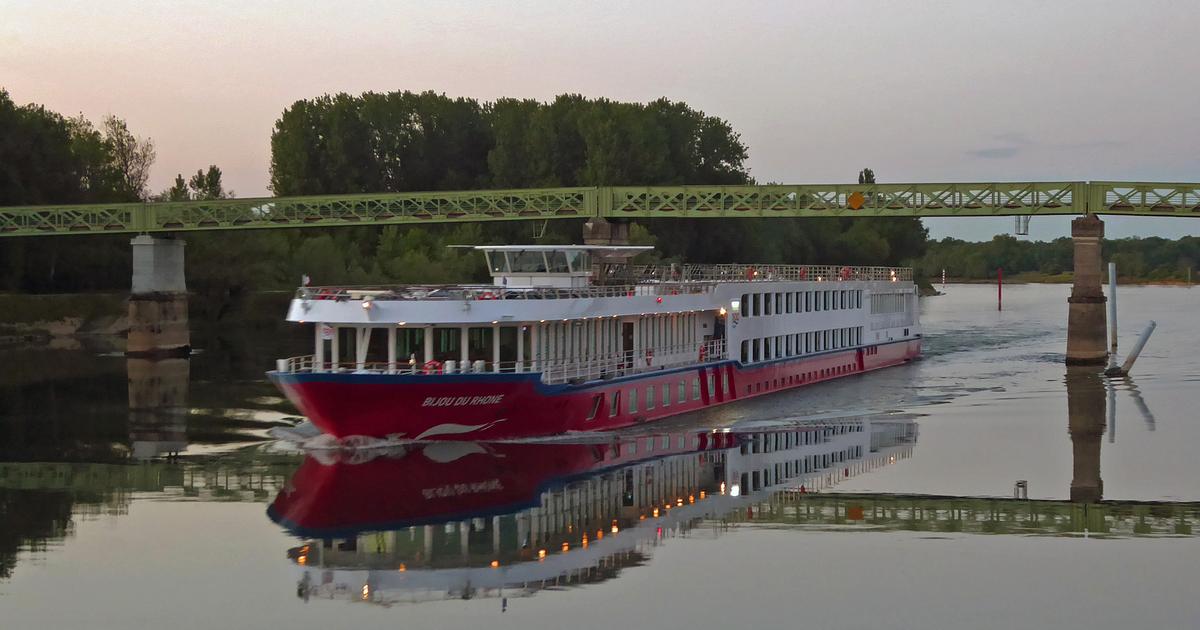 Un bateau de croisière sur le Rhône percuté avec 130 passagers à bord au sud de Lyon