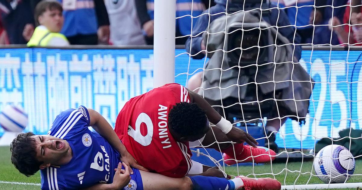 Premier League : l'attaquant de Nottingham Forest Awoniyi opéré «en urgence» après un choc en plein match