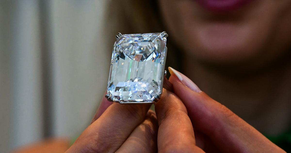 Un diamant bleu vendu aux enchères près de 20 millions d’euros à Genève