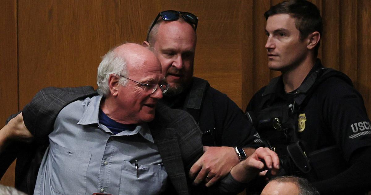Le cofondateur des glaces Ben & Jerry's accuse les États-Unis de financer des bombes «pour tuer des enfants à Gaza» et se fait expulser du Congrès