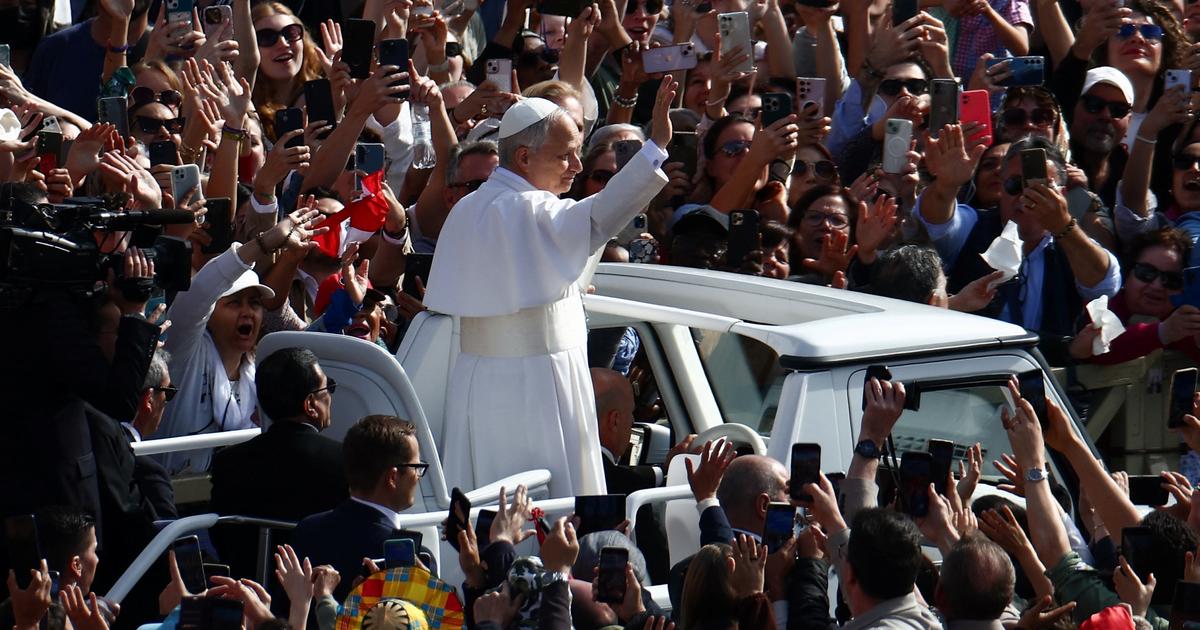 La messe d’inauguration du pontificat de Léon XIV a débuté peu après 10h devant des dizaines de milliers de fidèles