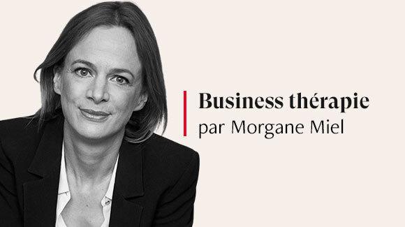 Tables fleuries, verres en cristal, vaisselle chinée : cette tendance qui renvoie gentiment mais sûrement les femmes à la maison