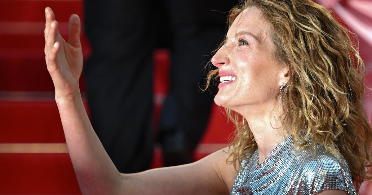 En images, la première montée des marches de Julia Piaton, la fille de Charlotte de Turckheim