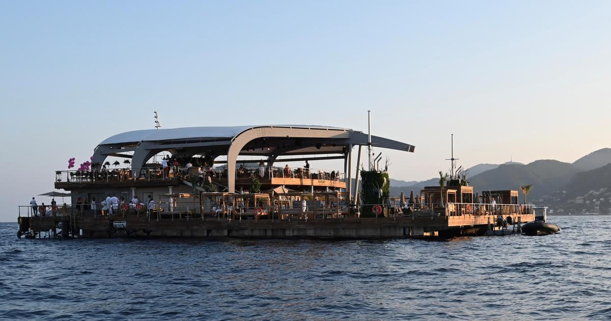 Sur la Côte d’Azur, la plage flottante controversée «Canua Island» est-elle en train de sombrer ?