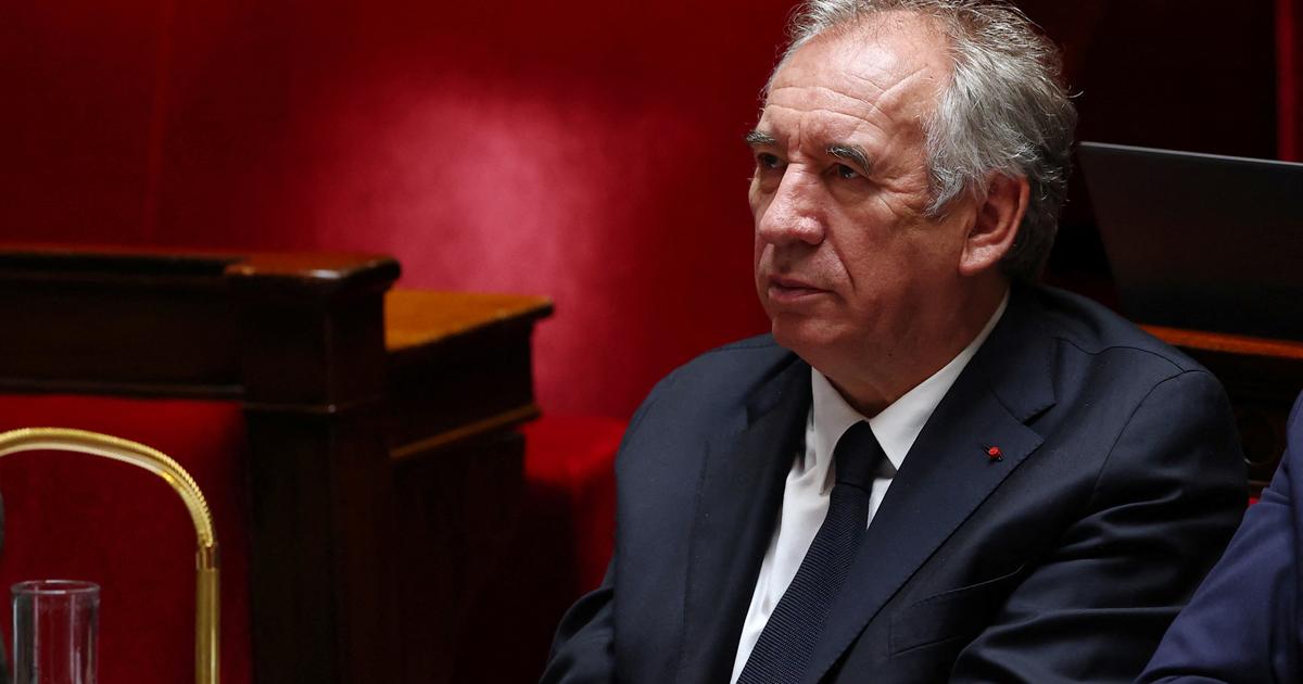 «Celui qui a interdit le port du voile à l’école, c’est moi» : François Bayrou n’a pas tort, mais ne dit pas tout