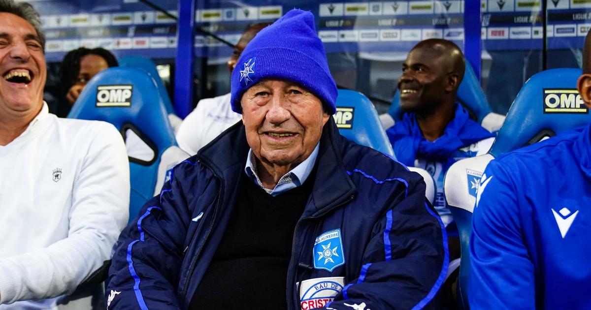 «On dirait un match de football féminin» : la comparaison de Guy Roux qui a fait jaser lors du jubilé de Djibril Cissé