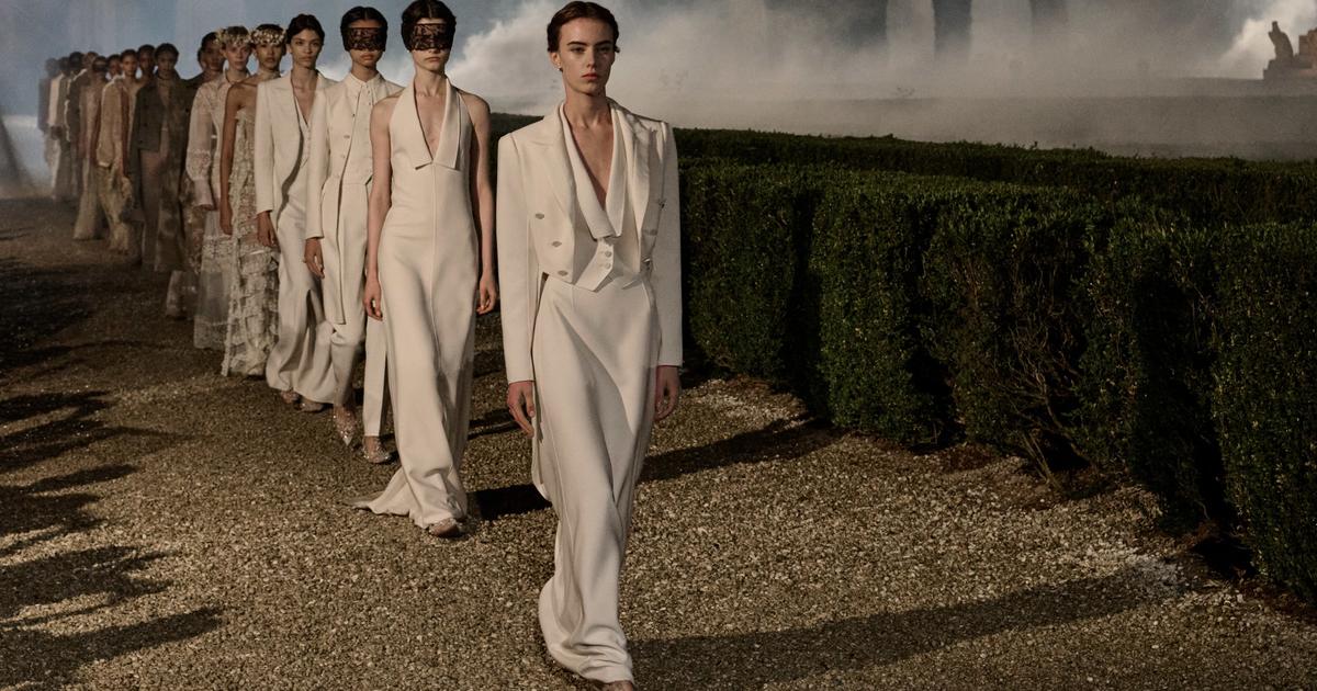 Pour son défilé croisière dior, maria grazia chiuri déclare son amour à rome