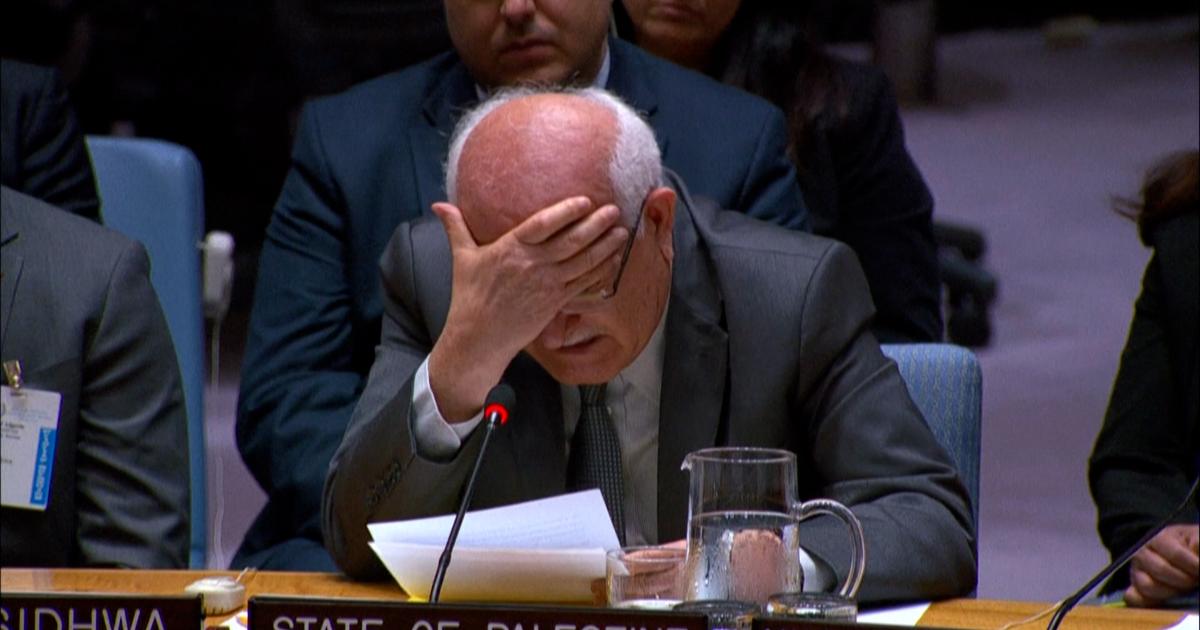 Gaza : «les images de mères étreignant leurs corps immobiles», l’ambassadeur palestinien à l’onu fond en larmes en évoquant la situation des enfants