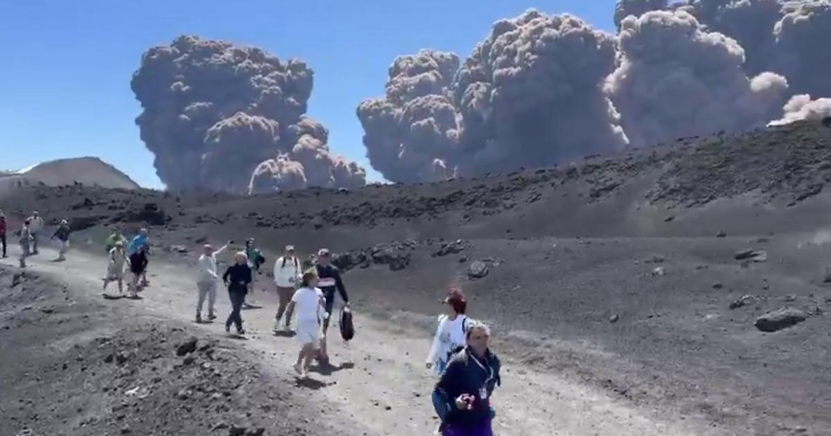 Etna : des touristes prennent la fuite après l’éruption explosive du volcan italien