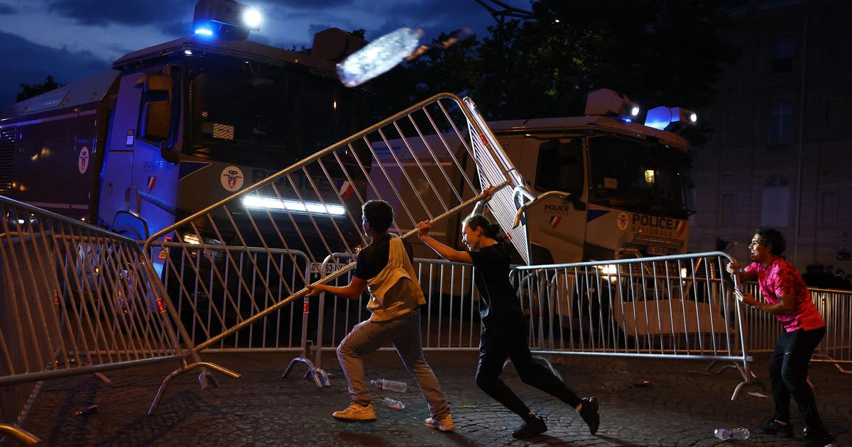 «après les barricades de la fronde et de la commune, la france s’habitue aux émeutes footballistiques»