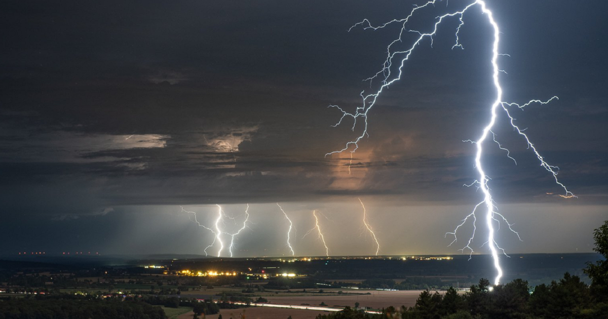 «Supercellule», grêlons de 8 cm... Le Centre-Est de la France frappé par d’impressionnants orages