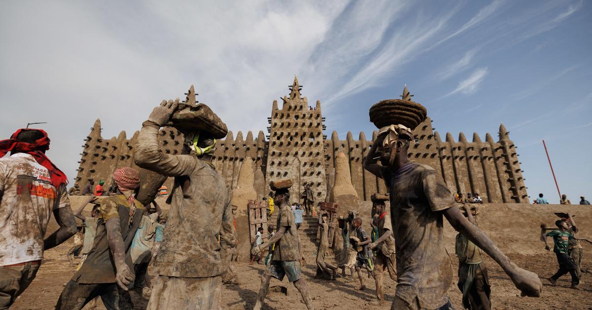 Des milliers de Maliens à l’œuvre pour recrépir la mosquée de Djenné