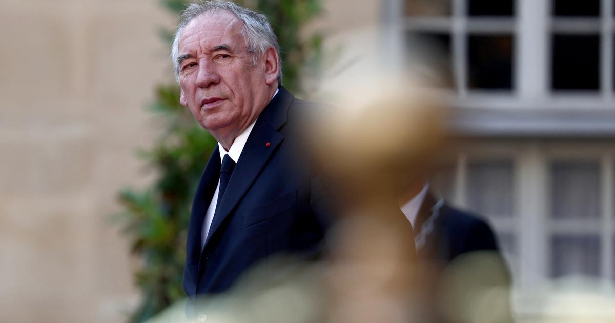 François Bayrou devient le premier ministre le plus impopulaire de la ...