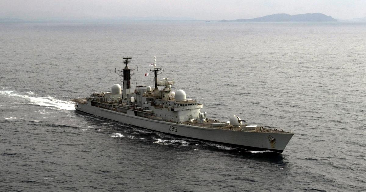 2021年以来初めての英国軍船で海峡を渡る
