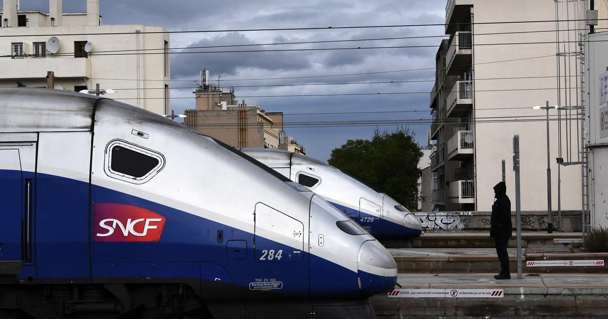 SNCFによって中断された特定の列車の流通は、都市の「出発と到着」