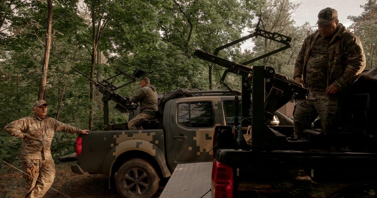 «Nous restons debout» : à Kiev, avec les unités ukrainiennes qui abattent les drones russes