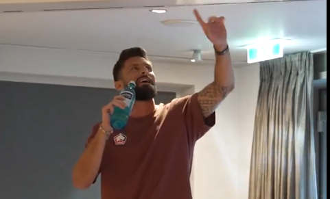 Ligue 1: Olivier Giroud Â«chanteÂ» AÃ¯cha de Khaled, en vidÃ©o son bizutage au LOSC