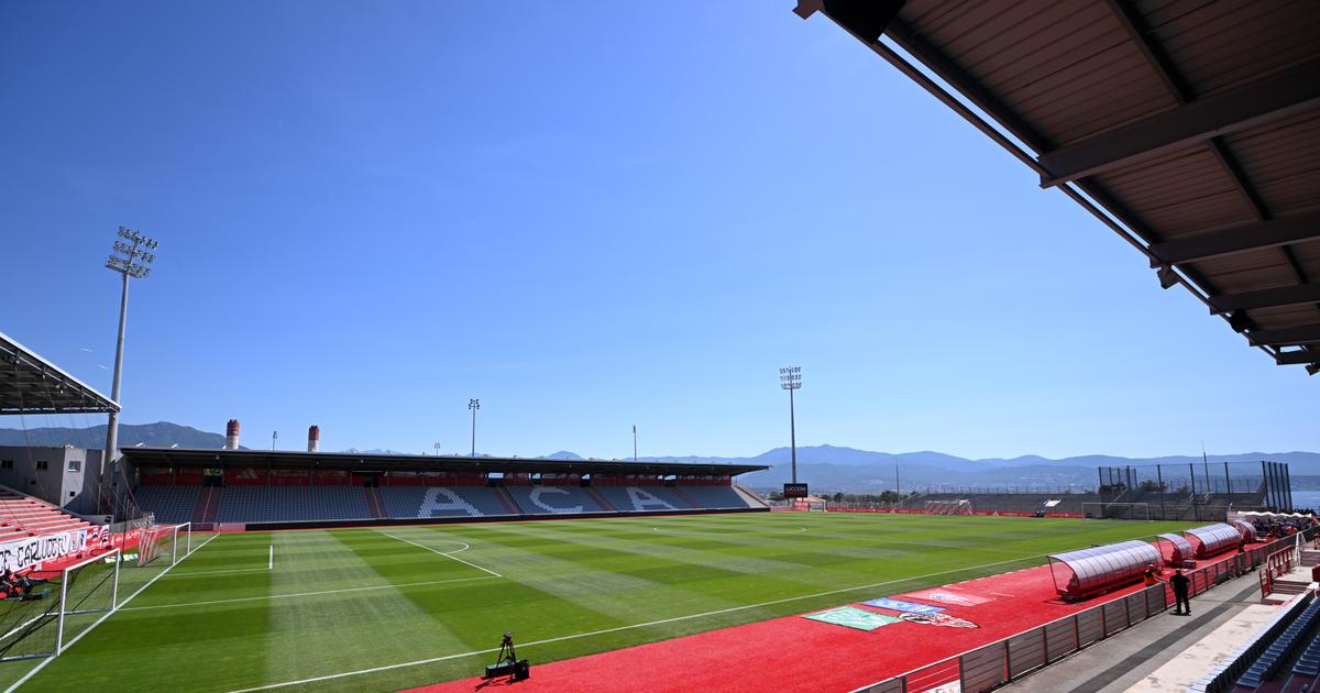 Foot : l'AC Ajaccio officiellement relÃ©guÃ© en National aprÃ¨s avoir renoncÃ© Ã  un...