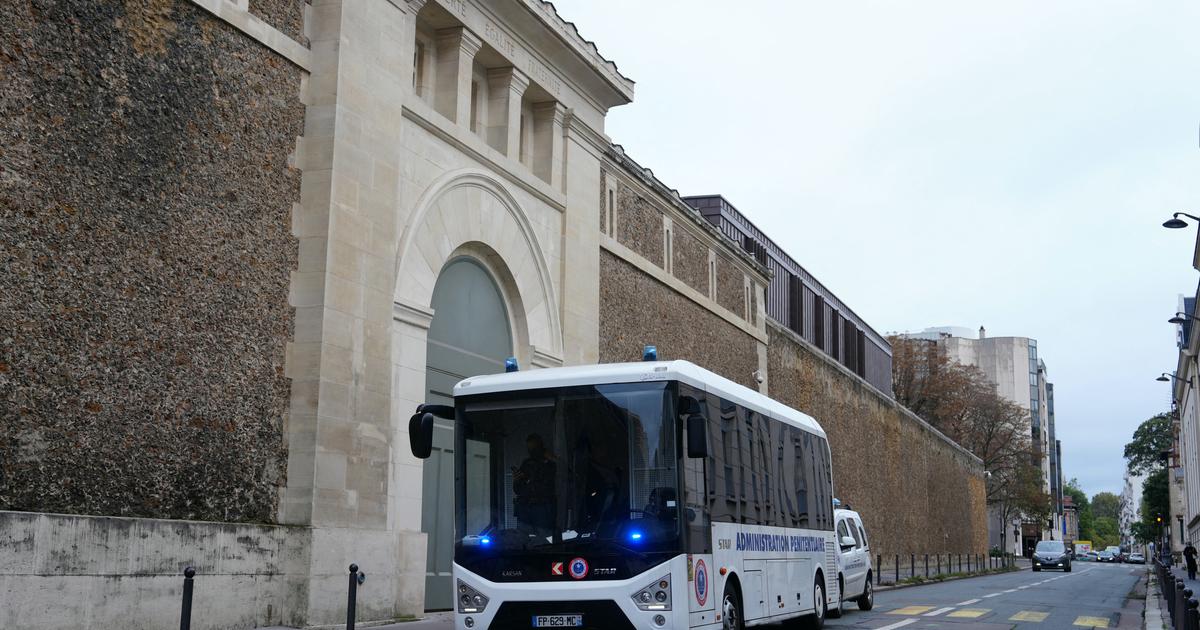 Paris : deux mineurs en garde Ã  vue pour avoir jetÃ© des cocktails Molotov contre la prison de...