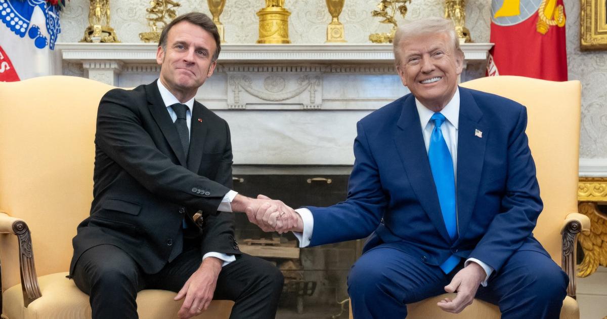 Emmanuel Macron : que signifie la clé en or offerte par Donald Trump à ...