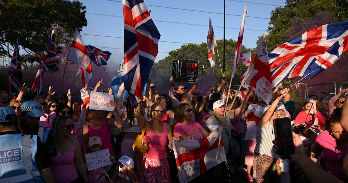 英国では、亡命希望者に対する抗議の波