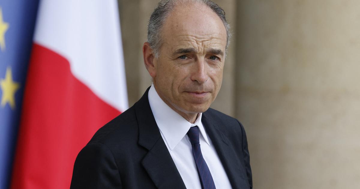 Crise Politique en France: Copé Exige la Démission Anticipée de Macron