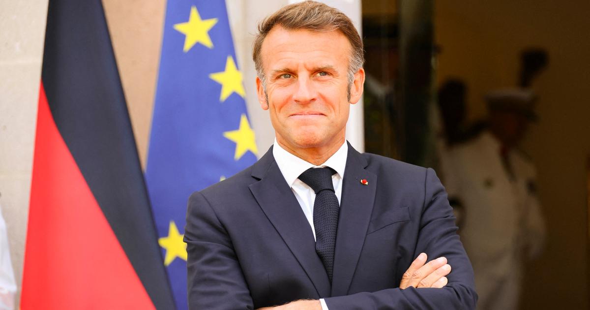 "Il se prépare" : Emmanuel Macron tenté de nommer un célèbre socialiste à Matignon