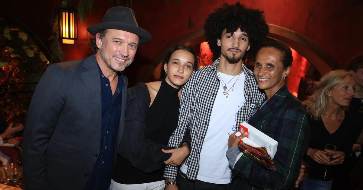 Karine Silla et Vincent Perez entourés de leurs jumeaux Pablo et Tess : cette belle occasion qui les a réunis