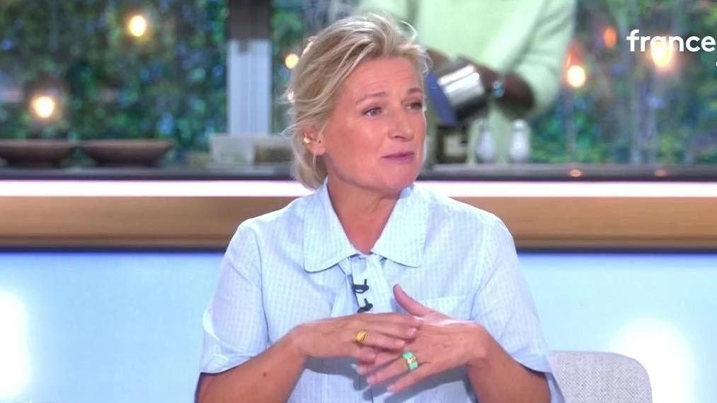 C à vous : pourquoi Anne-Élisabeth Lemoine n’anime plus l’émission le vendredi