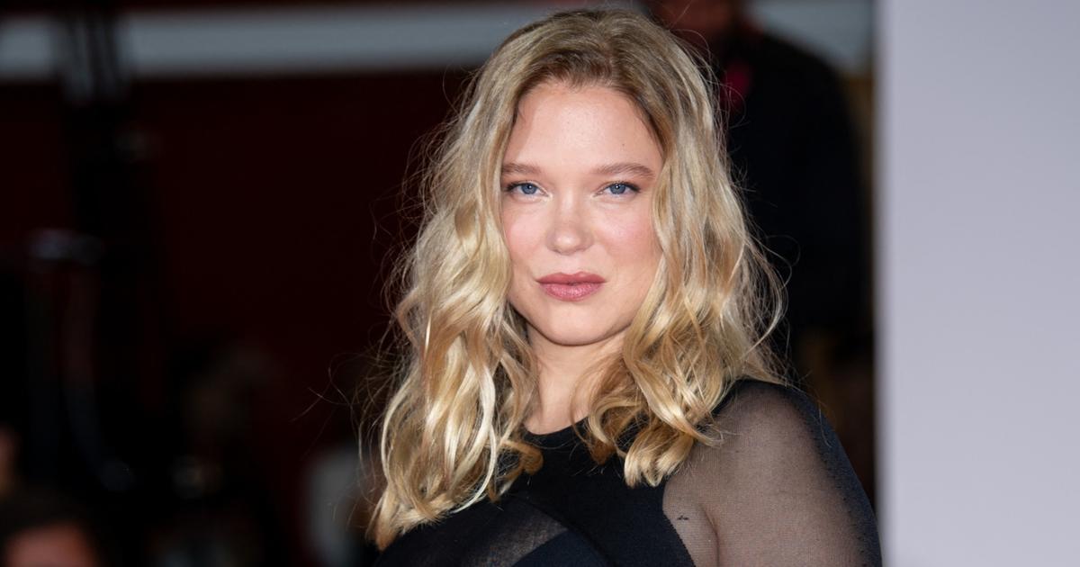 En body noir et cape transparente, Léa Seydoux sensuelle à souhait sur le tapis rouge de la Mostra de Venise