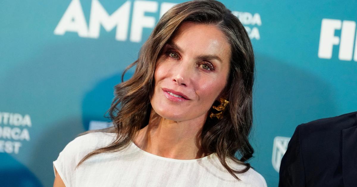 Letizia d’Espagne, cette ancienne collègue de travail qui l’accompagne partout : “ Elle est son ombre discrète”