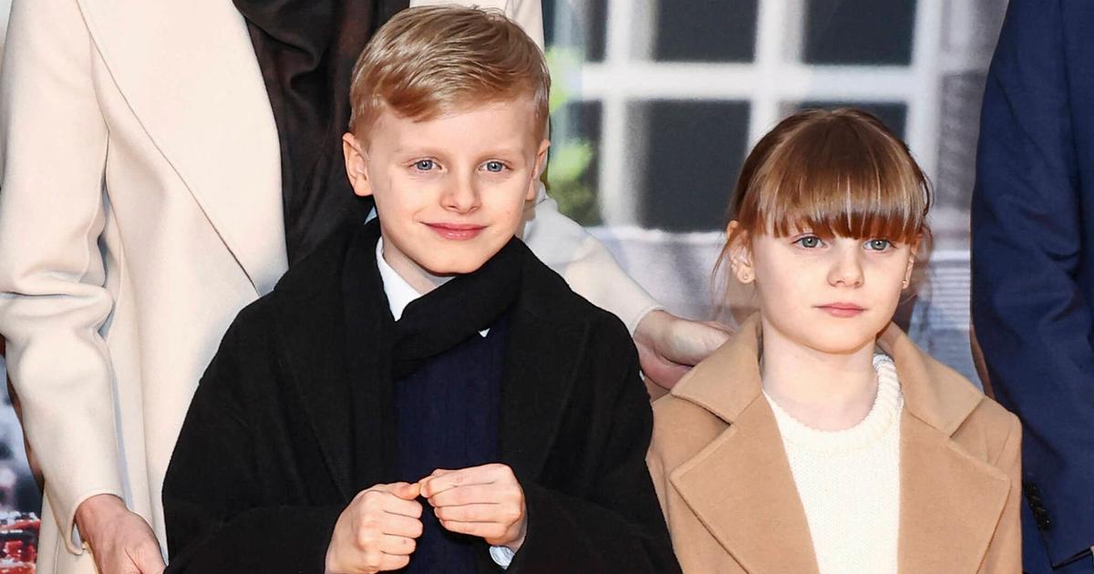 C’est la rentrée pour Jacques et Gabriella de Monaco : main dans la main et en uniformes assortis, ils nous font craquer !