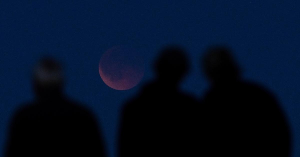 ShanghaÃ¯, AthÃ¨nes, Manhattan... Les plus belles images de la Lune de sang Ã  travers le...