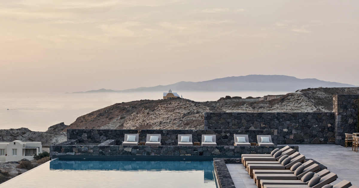 Cet hôtel offre l’une des plus belles vues de Santorin, un joyau signé Canaves Collection