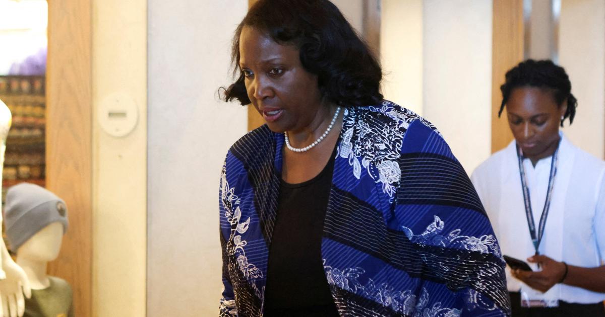 La justice américaine bloque temporairement le limogeage de la gouverneure de la Fed Lisa Cook par Donald Trump.