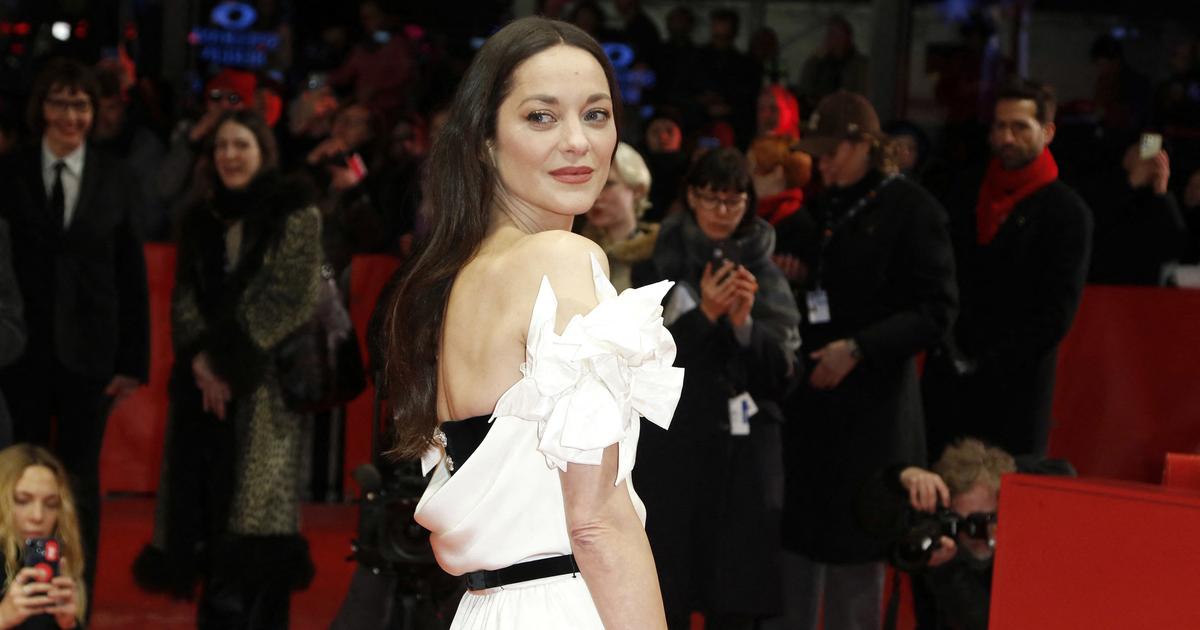 Aux côté de Jennifer Aniston et Reese Witherspoon, Marion Cotillard se distingue avec sa frange à la française