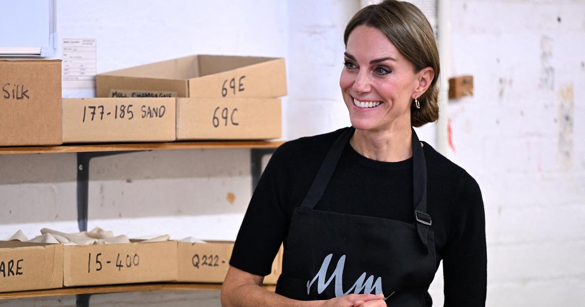 Kate Middleton réalise en un tour de main un chignon ballerine parfait sans miroir ni élastique