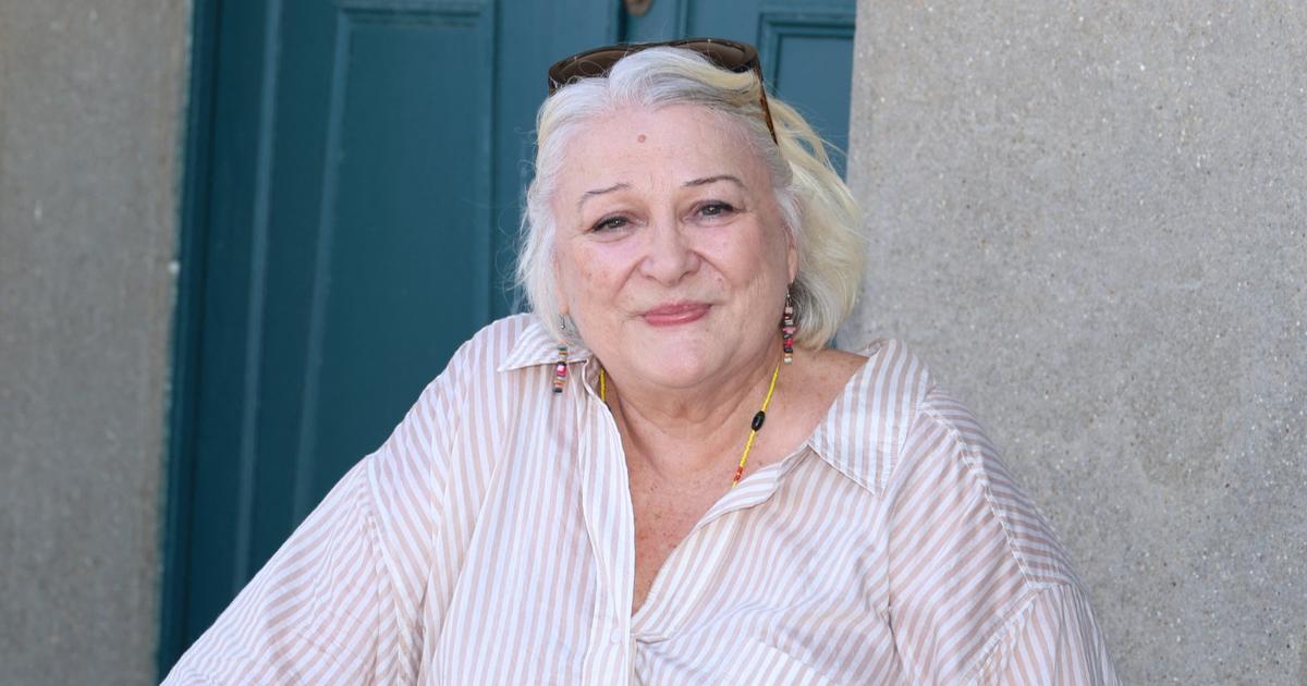 Josiane Balasko : après la photo en maillot de bain, elle dévoile un moment complice avec un vieil ami, en forme à 88 ans !