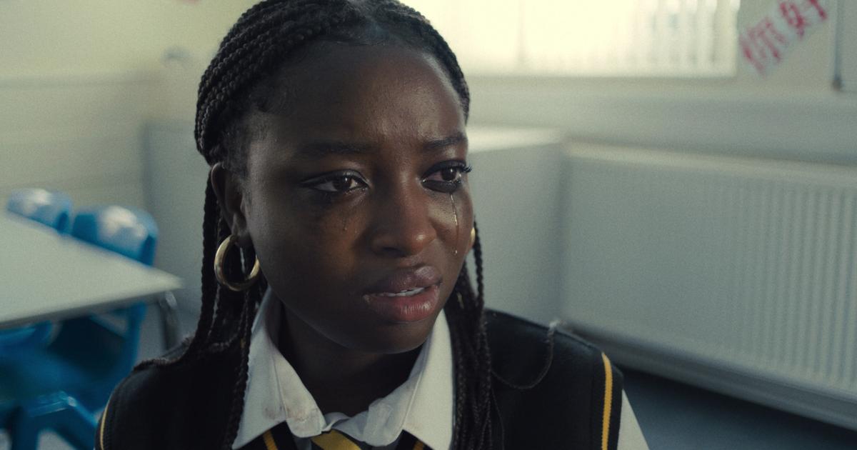 Couronnée aux Emmy Awards, cette mini-série Netflix qui a fait grand bruit en début d’année est à (re)découvrir d’urgence !
