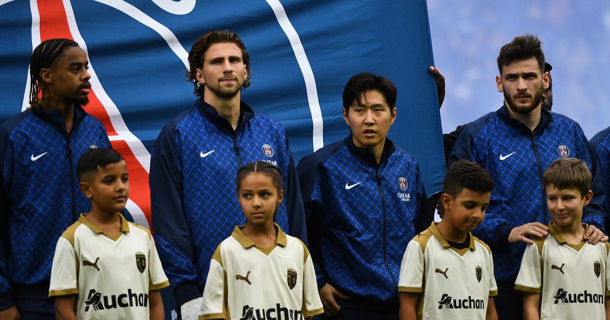 Kvaratskhelia to PSG: Transfer News & Updates